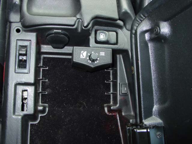 Kicker Sub control knob